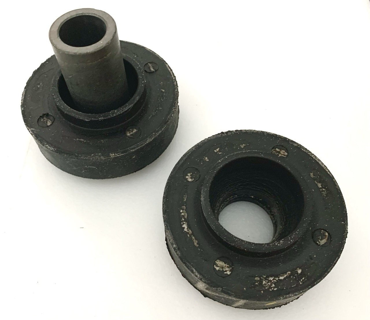 John Deere AM138252: Rear Engine Isolator